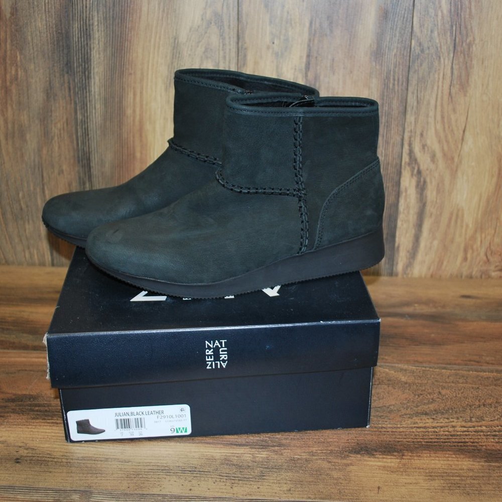 NWT Naturalizer Julian Black Leather Ankle Boots Size 9W